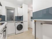 1 bed flat to rent in Chertsey Court, Mortlake, SW14 |...