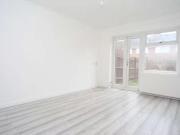 1 bed flat to rent in Rayners Gardens, UB5, Northolt