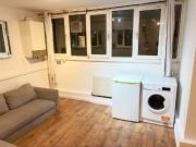 1 Bed Flat, Very Near Finborough Road Area, SW10