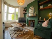 1 bed flat with garden