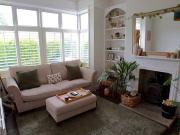 1 bed flat with private garden. Bills included