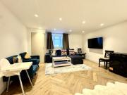 1 bed in Boscombe Road, Shepherd’s Bush, W12 9HU