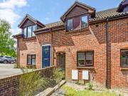 1 bed Mid Terraced House to rent in England Hampshire,...