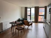 1 bed new build flat – 3 min walk to station