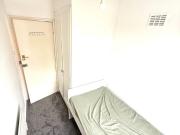 1 bed Semi Detached House To Let