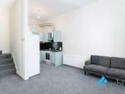 1 bed split level garden flat SE13