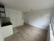 1 bed studio flat to rent in Coburg Crescent, London, SW2