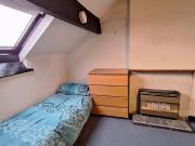 1 bed studio flat to rent in Westbourne Road, Huddersfield