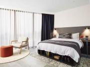 1 Bed Suite, Queen Bed