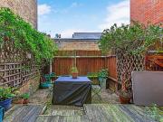1 bed terraced house to rent in Felsham Road, Putney...