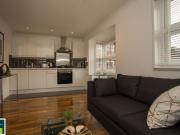 1 Bed w/ parking Shepherds Bush furnished