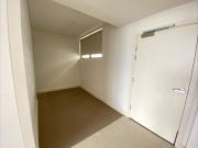 6 months lease only 1 bed with study