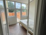 1 Bed/Ground floor with Garden Access Dss Consid