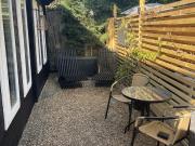 1 bedroom annex/flat with garden