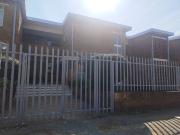 1 Bedroom Apartment Block To Let in Robertsham