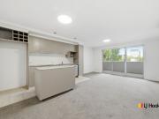 1 Bedroom Apartment Close to Light Rail