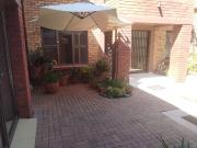 1 Bedroom Apartment / Flat To Rent in Willow Park Manor