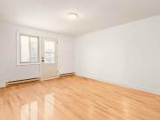 1 Bedroom Apartment for Rent at 2111 Avenue Beaconsfield...