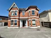 1 bedroom apartment for rent in Alumhurst Road,...