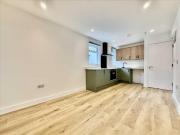Studio flat for rent in Devonport Road, Plymouth, PL1