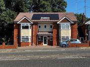 1 bedroom apartment for rent in Kingsley Road,...
