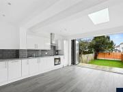 1 Bedroom Apartment For Rent In Perivale, Middlesex