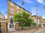 1 bedroom apartment for rent in Queens Road, Twickenham, TW1