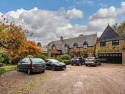 1 bedroom apartment for rent in Starrock Lane Chipstead...