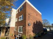 1 Bedroom Apartment For Rent In Uxbridge, Greater London
