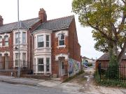 1 bedroom apartment for rent in Victoria Road, Old Town,...