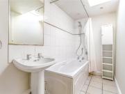 1 bedroom apartment for rent in Victoria Road, Old Town,...