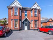 1 bedroom apartment for rent in Woodside Road,...