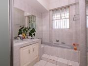 1 Bedroom Apartment in Illovo 1 Bedroom Apartment in Illovo