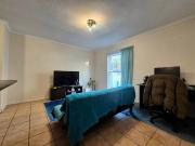 1 Bedroom Flat in Wynberg