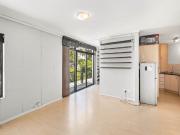 1 Bedroom Apartment in Wynberg Upper