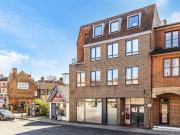 1 Bedroom Apartment Leatherhead Surrey 89891620