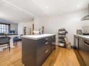 1 Bedroom Apartment London Greater London 94391776