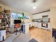 1 Bedroom Apartment London London 100407767