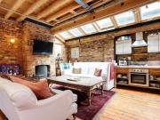 1 Bedroom Apartment London London 44476942