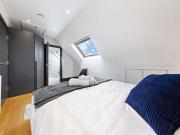 1 Bedroom Apartment London London 93801274
