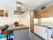 1 Bedroom Apartment London London 99373880