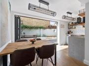 1 Bedroom Apartment Londres Greater London 93343407