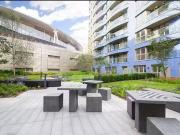 1 bedroom Apartment or flat to rent in 7 Queensland...