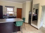 1 Bedroom Apartment To Let in Paulshof
