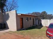 1 Bedroom Bachelor Flat to rent in Hamberg