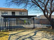 1 Bedroom bachelor to rent in Cresta, Randburg