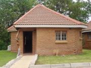 1 bedroom bachelors cottage to let i.