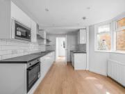 1 bedroom bedsit to rent