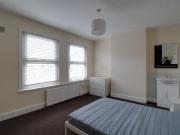 1 bedroom bedsit to rent