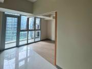 1 Bedroom Condo FOR SALE in Uptown Parksuites BGC across...